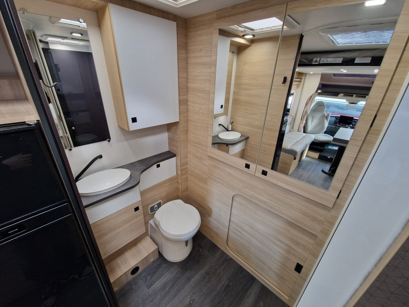 Chausson 640 First Line Ford - Polointegrované obytné auto: obrázok 5 Chausson 640 First Line Ford - Polointegrované obytné auto: obrázok 5