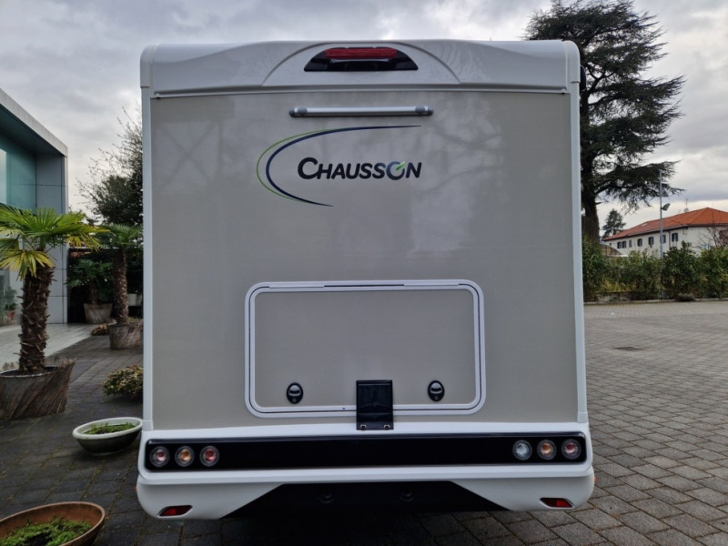Chausson 788 Titanium Ultimate Ford M24 - Polointegrované obytné auto: obrázok 3 Chausson 788 Titanium Ultimate Ford M24 - Polointegrované obytné auto: obrázok 3