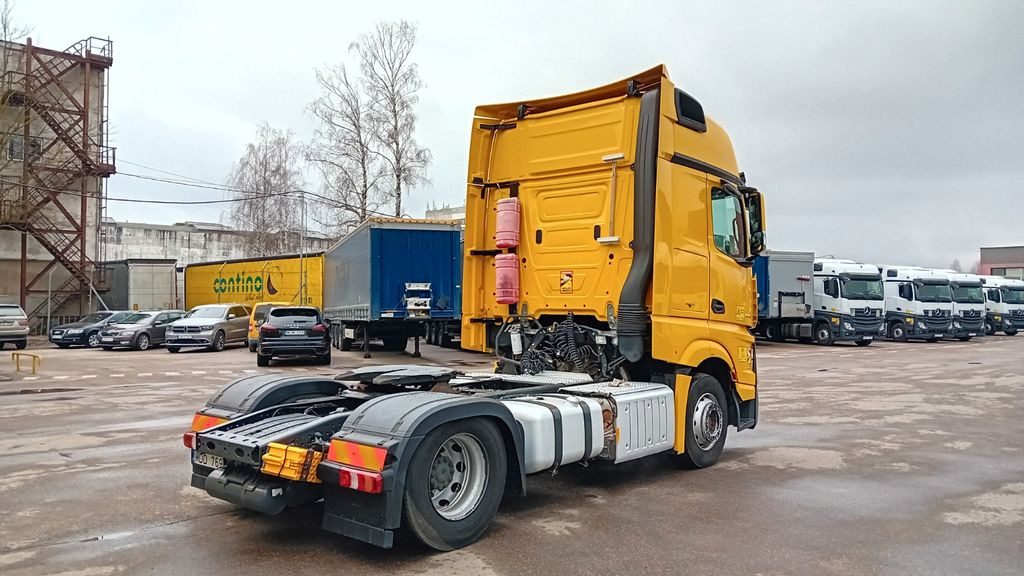 Mercedes-Benz 1845 GIGA space - Ťahač: obrázok 4 Mercedes-Benz 1845 GIGA space - Ťahač: obrázok 4