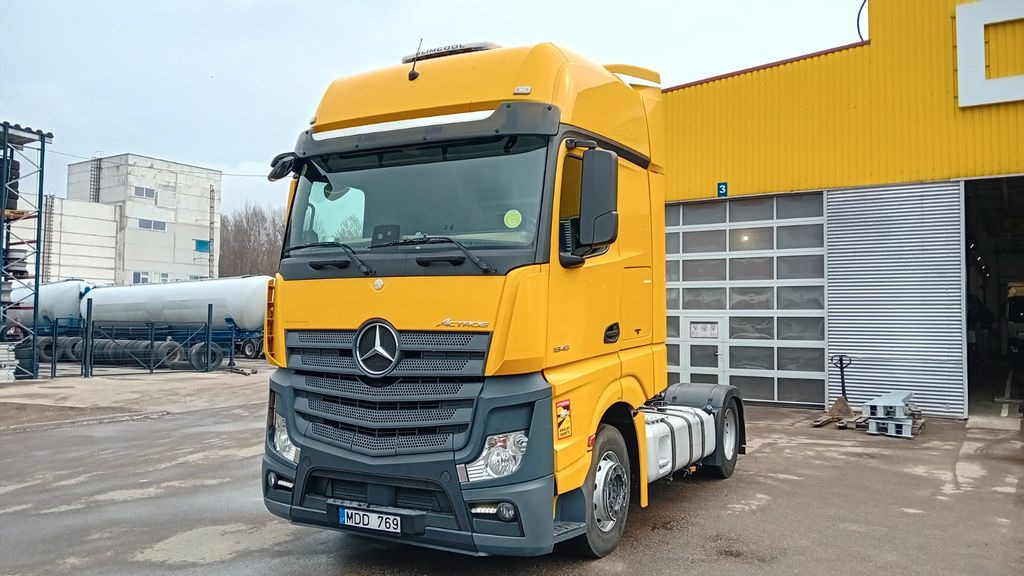 Mercedes-Benz 1845 GIGA space - Ťahač: obrázok 2 Mercedes-Benz 1845 GIGA space - Ťahač: obrázok 2