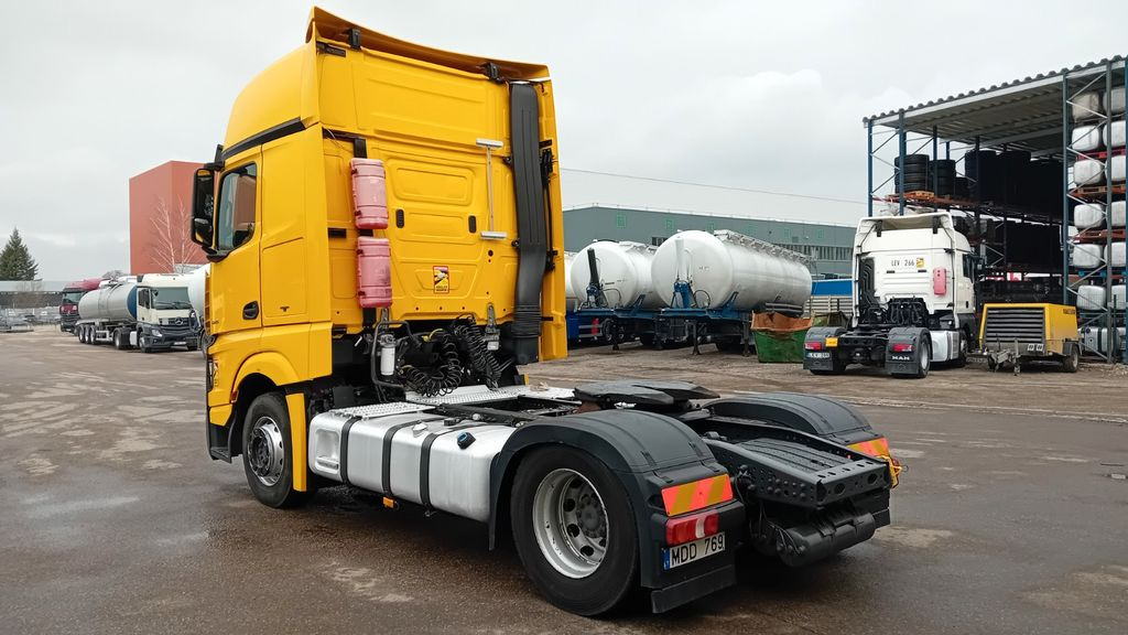 Mercedes-Benz 1845 GIGA space - Ťahač: obrázok 3 Mercedes-Benz 1845 GIGA space - Ťahač: obrázok 3