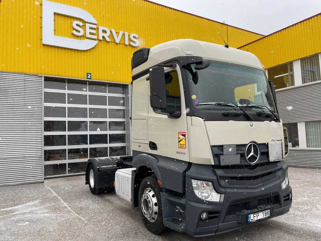 Mercedes-Benz Actros 1843 ADR 7 unit - Ťahač: obrázok 2 Mercedes-Benz Actros 1843 ADR 7 unit - Ťahač: obrázok 2