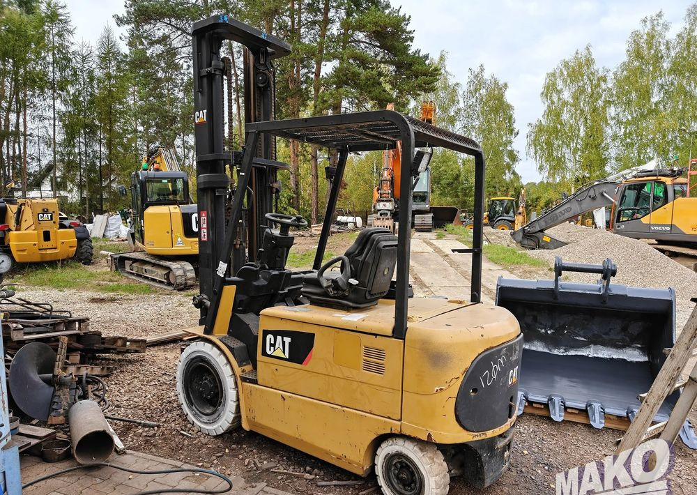 Caterpillar EP35K-PAC - Elektrický vysokozdvižný vozík: obrázok 1 Caterpillar EP35K-PAC - Elektrický vysokozdvižný vozík: obrázok 1