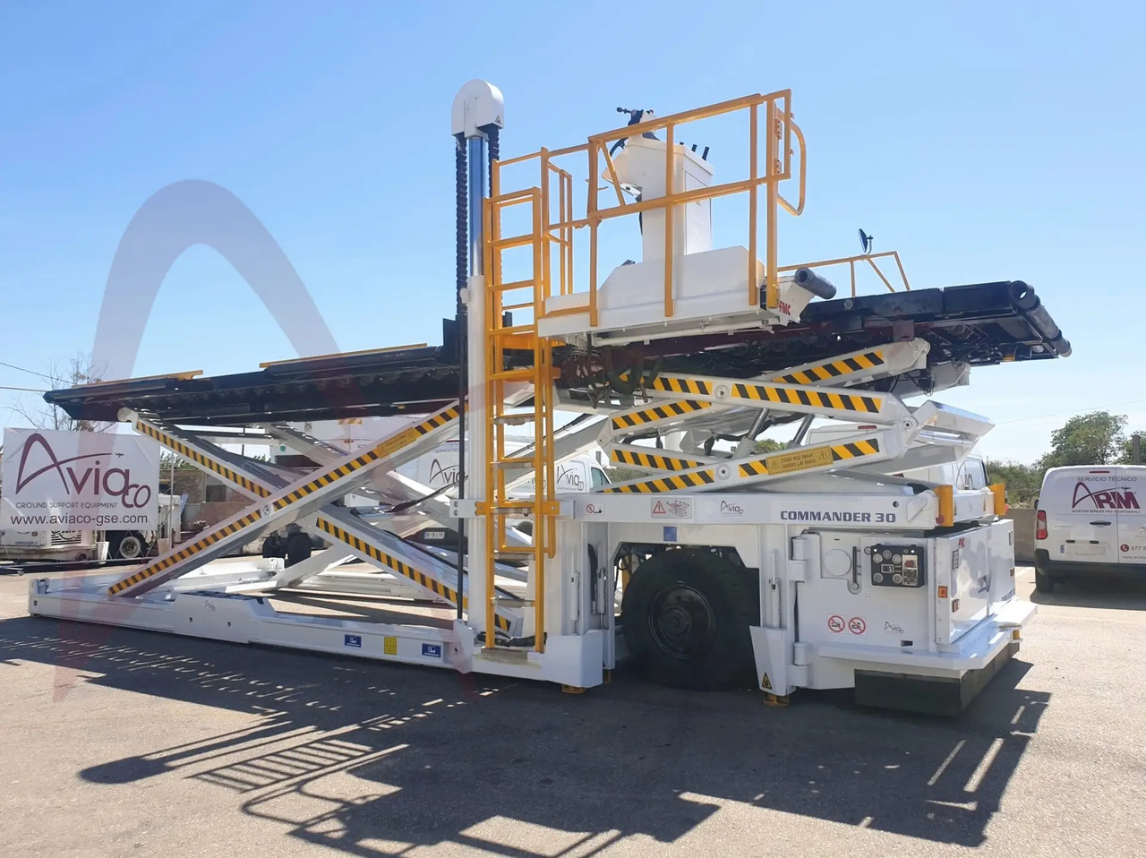 FMC COMMANDER 30 - Nakladač kontajnerov/ Paliet: obrázok 3 FMC COMMANDER 30 - Nakladač kontajnerov/ Paliet: obrázok 3