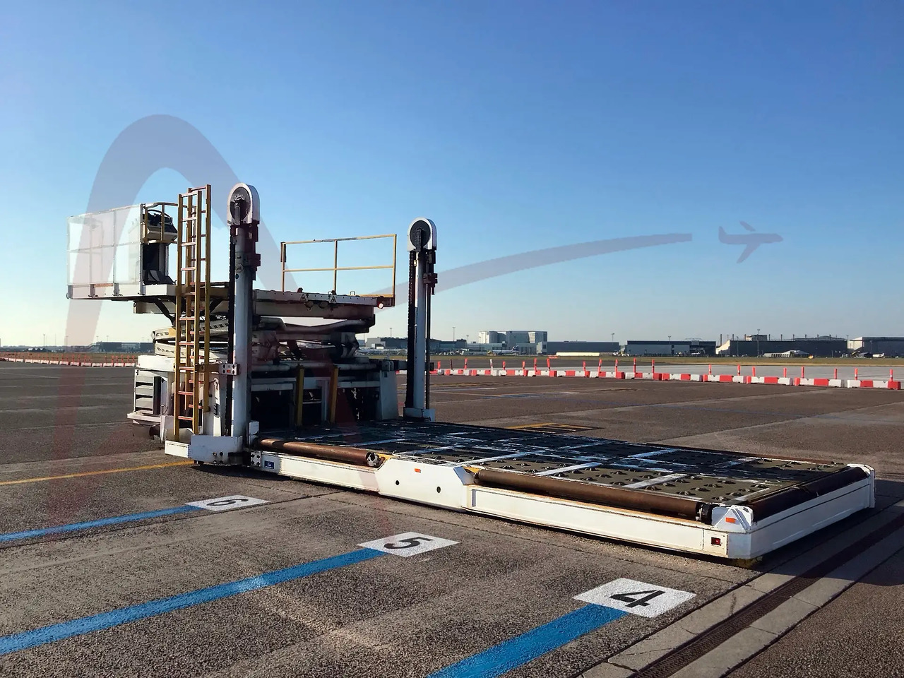 FMC COMMANDER 30H - Nakladač kontajnerov/ Paliet: obrázok 1 FMC COMMANDER 30H - Nakladač kontajnerov/ Paliet: obrázok 1