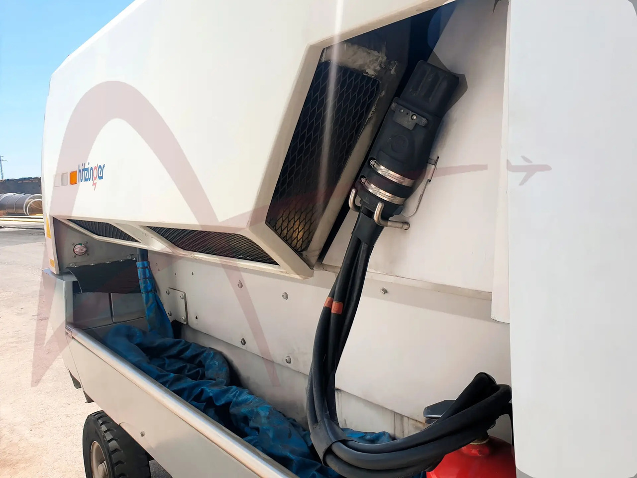 HITZINGER GPU-140SD-E18-28 - Pozemná energetická jednotka: obrázok 2 HITZINGER GPU-140SD-E18-28 - Pozemná energetická jednotka: obrázok 2