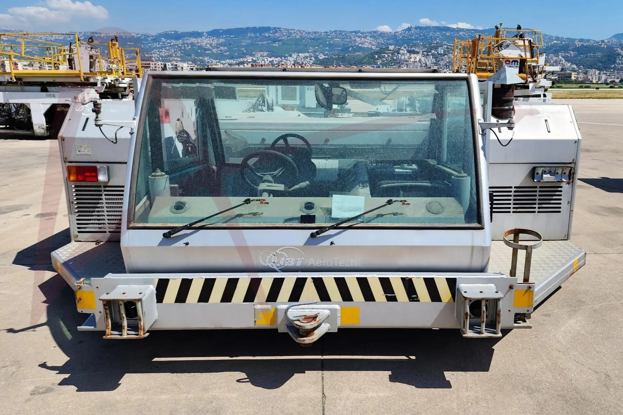 JBT AEROTECH EXPEDITER 400 - Ťahač lietadiel: obrázok 1 JBT AEROTECH EXPEDITER 400 - Ťahač lietadiel: obrázok 1