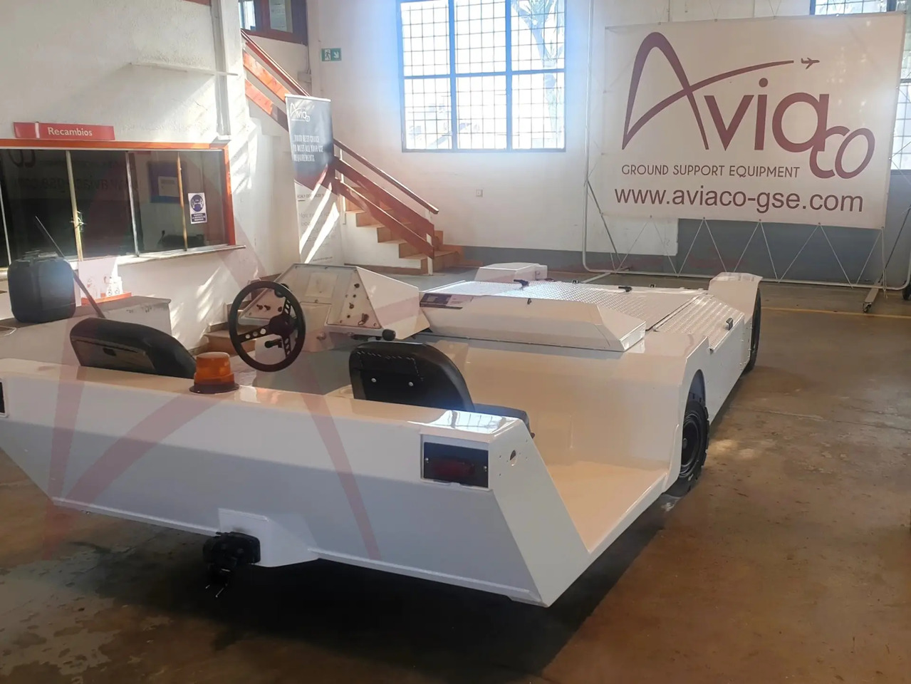 LEKTRO AP8950SD - Ťahač lietadiel: obrázok 3 LEKTRO AP8950SD - Ťahač lietadiel: obrázok 3