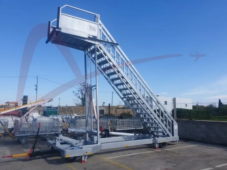 MASTER EQUIPMENT STR710-14 - Schody pre cestujúcich: obrázok 5 MASTER EQUIPMENT STR710-14 - Schody pre cestujúcich: obrázok 5