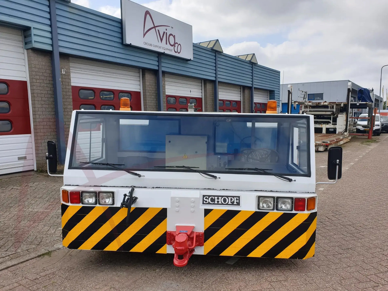 SCHOPF F396E - Ťahač lietadiel: obrázok 2 SCHOPF F396E - Ťahač lietadiel: obrázok 2