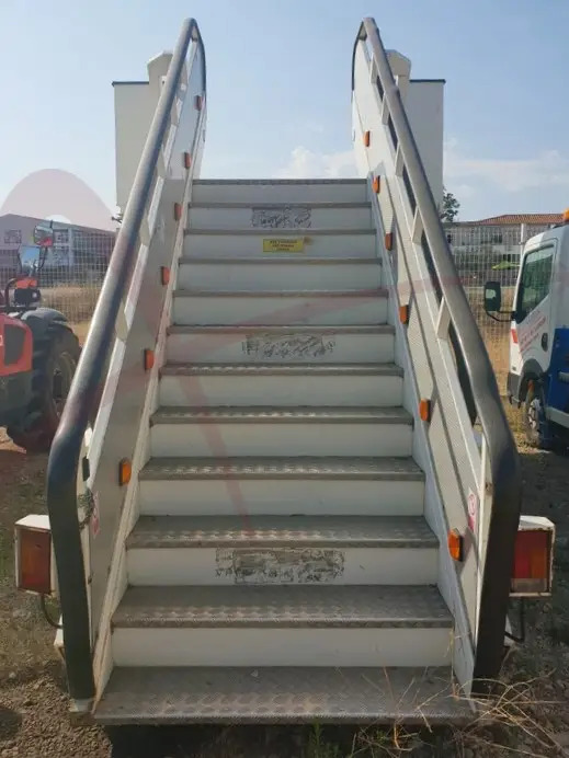 TEMG TG2244 - Schody pre cestujúcich: obrázok 2 TEMG TG2244 - Schody pre cestujúcich: obrázok 2