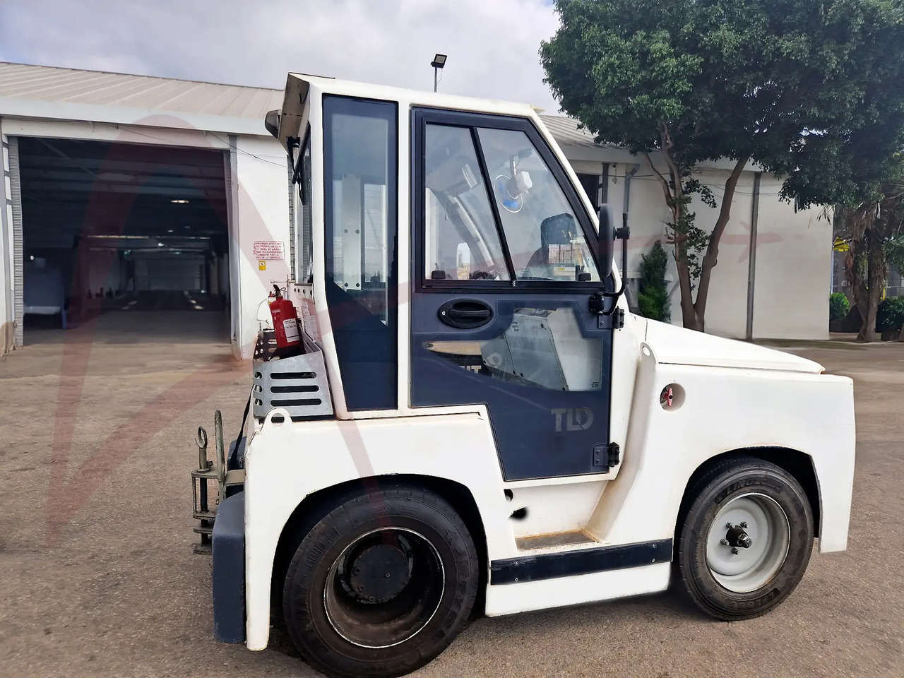 TLD JCT-60 - Batožinový traktor: obrázok 1 TLD JCT-60 - Batožinový traktor: obrázok 1