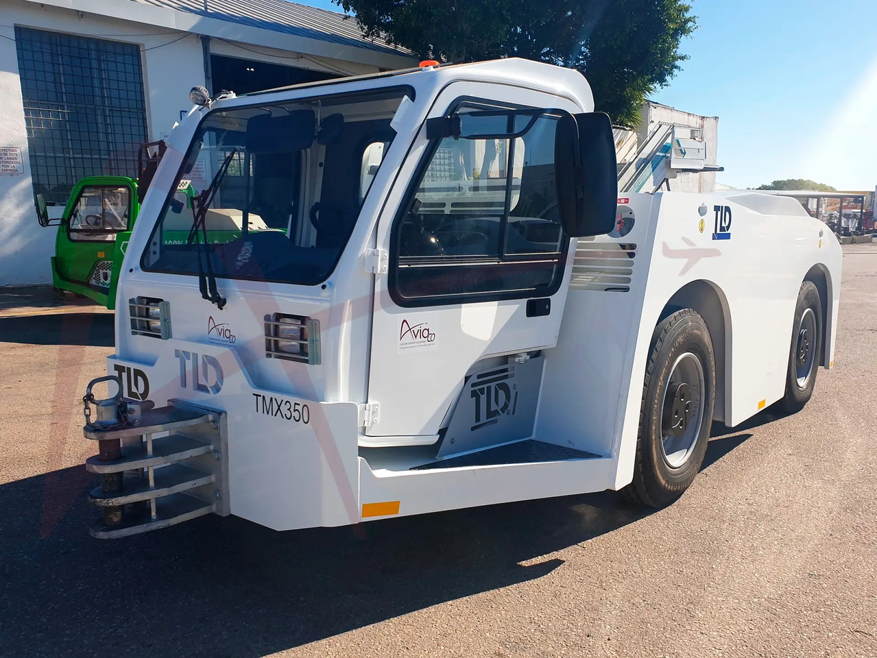 TLD TMX 350-28 - Ťahač lietadiel: obrázok 1 TLD TMX 350-28 - Ťahač lietadiel: obrázok 1