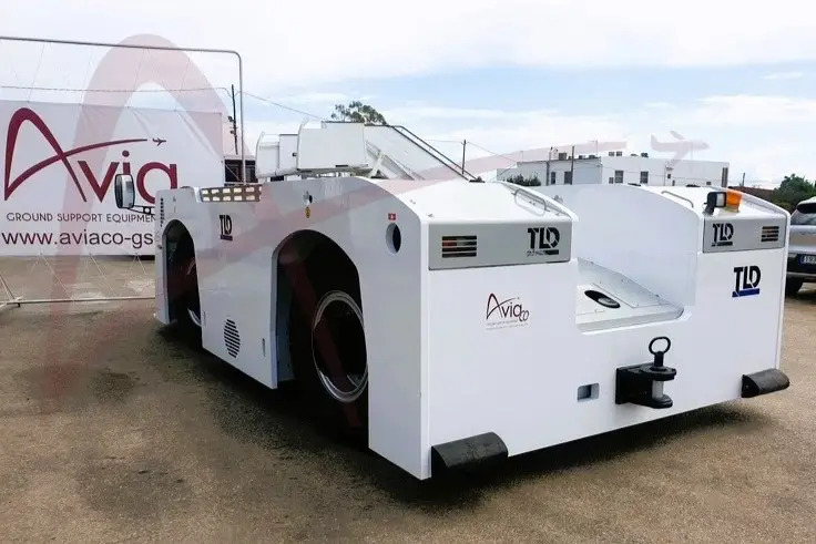 TLD TMX-450 - Ťahač lietadiel: obrázok 5 TLD TMX-450 - Ťahač lietadiel: obrázok 5