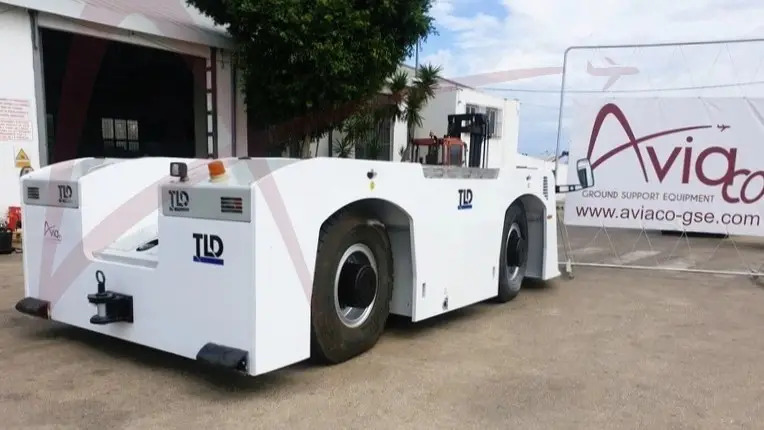 TLD TMX-450 - Ťahač lietadiel: obrázok 4 TLD TMX-450 - Ťahač lietadiel: obrázok 4