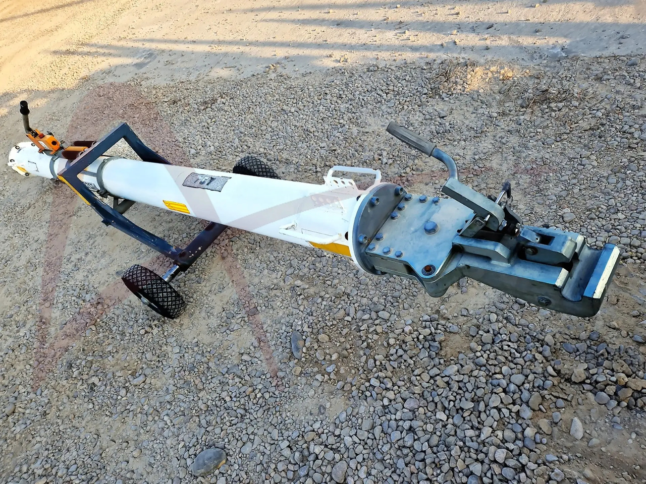 HYDRO TOWB757-C - Vybavenie letiskových plôch: obrázok 2 HYDRO TOWB757-C - Vybavenie letiskových plôch: obrázok 2