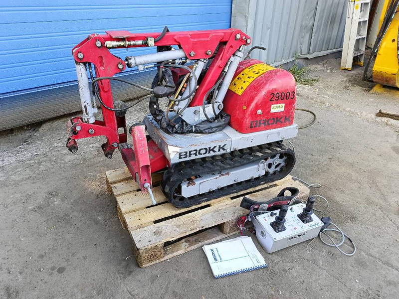 Brokk mini cut 40 demolition robot remote controlled - Pásové rýpadlo: obrázok 1 Brokk mini cut 40 demolition robot remote controlled - Pásové rýpadlo: obrázok 1