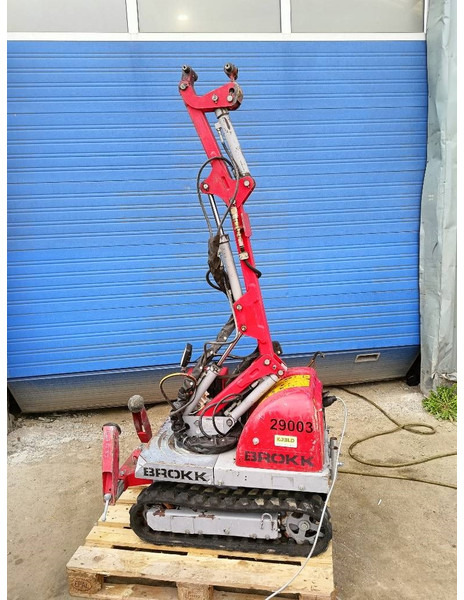 Brokk mini cut 40 demolition robot remote controlled - Pásové rýpadlo: obrázok 3 Brokk mini cut 40 demolition robot remote controlled - Pásové rýpadlo: obrázok 3