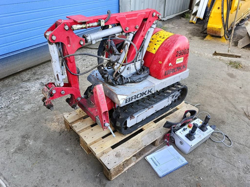 Brokk mini cut 40 demolition robot remote controlled - Pásové rýpadlo: obrázok 4 Brokk mini cut 40 demolition robot remote controlled - Pásové rýpadlo: obrázok 4