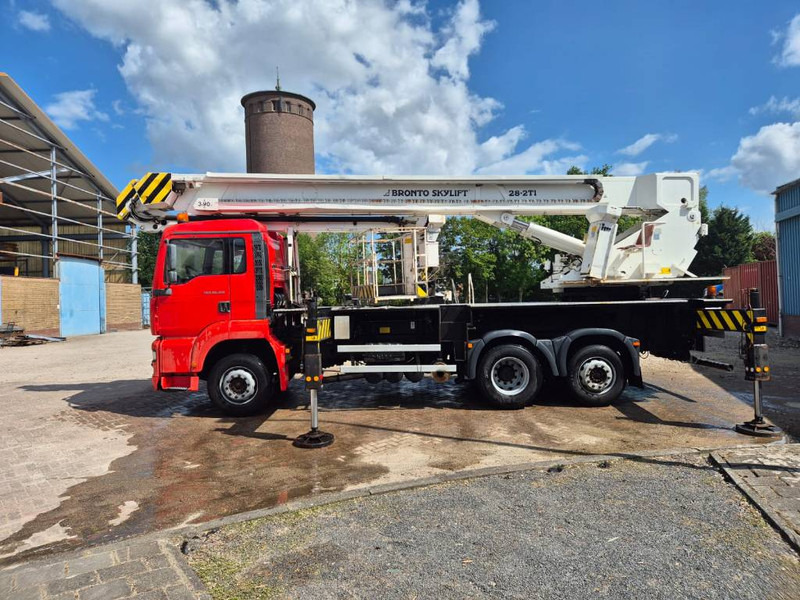 Bronto skylift 28-2T1 28 m hi lift hoogwerker MAN TGA 26. - Automobilová plošina: obrázok 4 Bronto skylift 28-2T1 28 m hi lift hoogwerker MAN TGA 26. - Automobilová plošina: obrázok 4