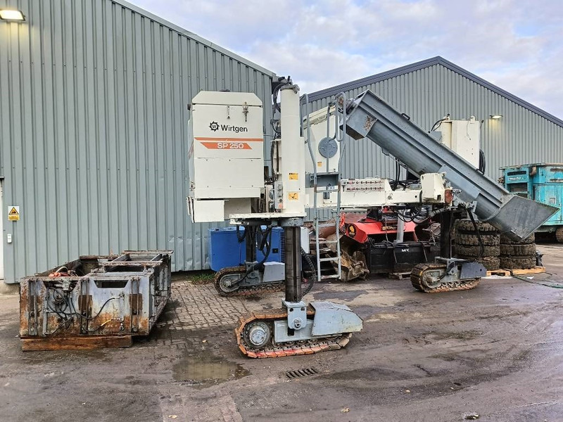 Wirtgen SP 250 500 beton bekisting machine sleep - Finišer: obrázok 2 Wirtgen SP 250 500 beton bekisting machine sleep - Finišer: obrázok 2