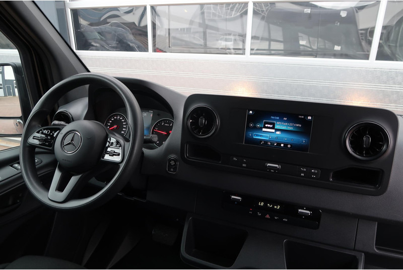 Mercedes-Benz Sprinter 317 CDI L2H2 AUT/ CAMERA/ MBUX/ CRUISE/ AIRCO - Furgon: obrázok 5 Mercedes-Benz Sprinter 317 CDI L2H2 AUT/ CAMERA/ MBUX/ CRUISE/ AIRCO - Furgon: obrázok 5