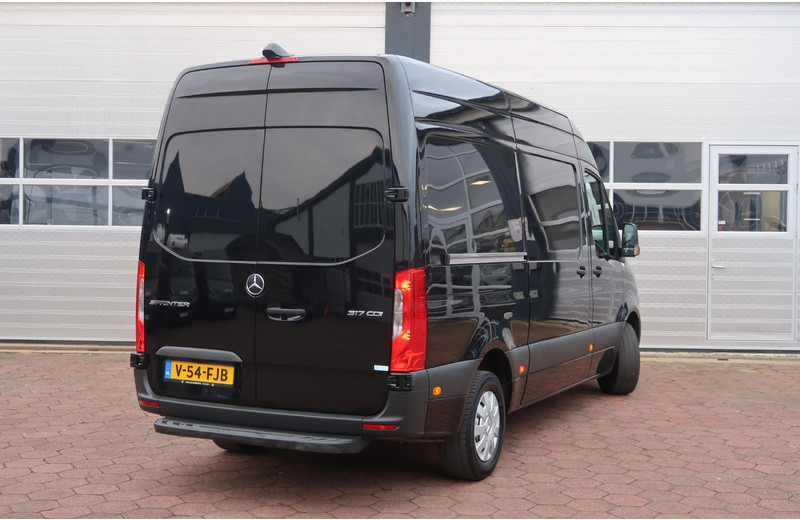 Mercedes-Benz Sprinter 317 CDI L2H2 AUT/ CAMERA/ MBUX/ CRUISE/ AIRCO - Furgon: obrázok 4 Mercedes-Benz Sprinter 317 CDI L2H2 AUT/ CAMERA/ MBUX/ CRUISE/ AIRCO - Furgon: obrázok 4