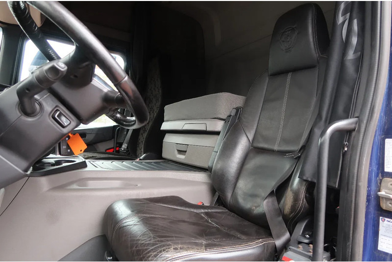Ťahač Scania P500 6x2/ FULL AIR/ HYDRAULIC/ LEATHER/ 2.950 WB/ DIFF LOCK/ SLIDE DISH: obrázok 19