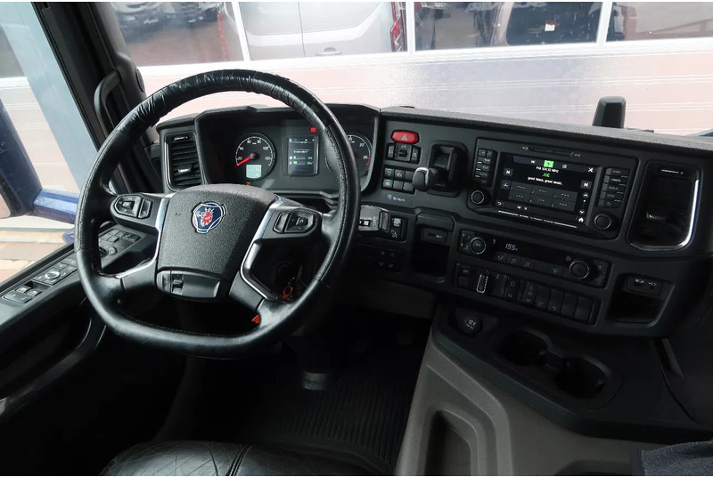 Ťahač Scania P500 6x2/ FULL AIR/ HYDRAULIC/ LEATHER/ 2.950 WB/ DIFF LOCK/ SLIDE DISH: obrázok 9