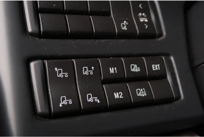 Scania P500 6x2/ FULL AIR/ HYDRAULIC/ LEATHER/ 2.950 WB/ DIFF LOCK/ SLIDE DISH - Ťahač: obrázok 4 Scania P500 6x2/ FULL AIR/ HYDRAULIC/ LEATHER/ 2.950 WB/ DIFF LOCK/ SLIDE DISH - Ťahač: obrázok 4