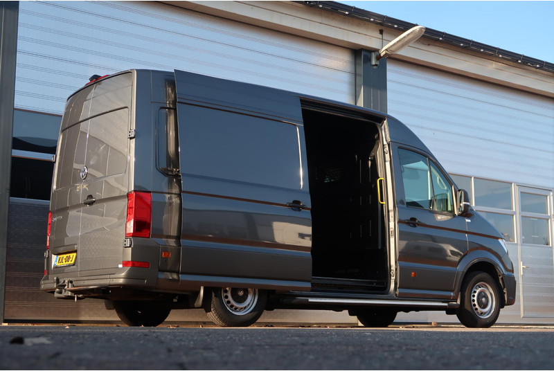 Volkswagen Crafter 35 2.0 TDI L3H3 AUT/ CAMERA/ LED/ ACC/ AIRCO/ NAVI/ TREKHAAK - Furgon: obrázok 4 Volkswagen Crafter 35 2.0 TDI L3H3 AUT/ CAMERA/ LED/ ACC/ AIRCO/ NAVI/ TREKHAAK - Furgon: obrázok 4