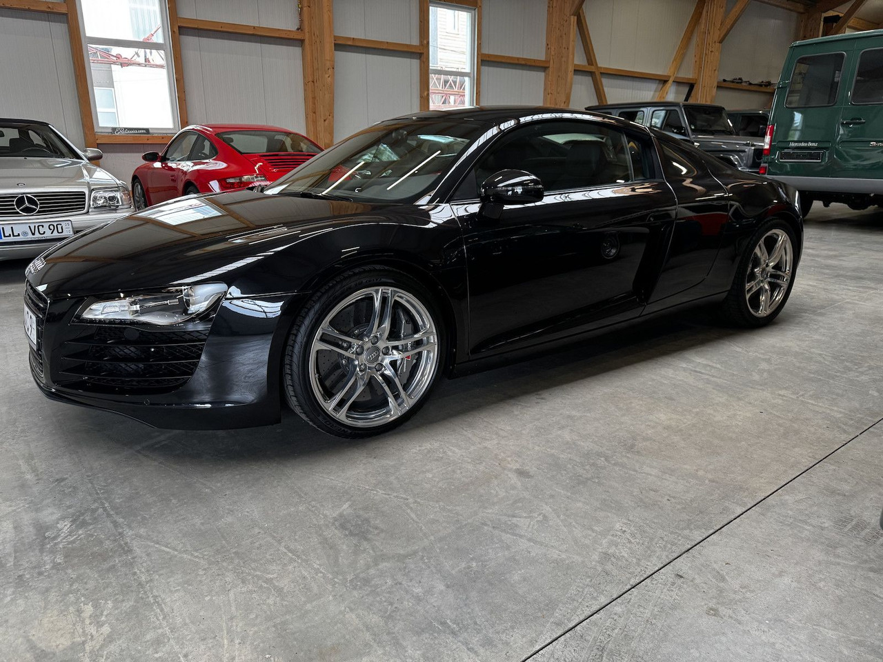 Audi R8 4.2 FSI V8 quattro Coupé - Automobil: obrázok 2 Audi R8 4.2 FSI V8 quattro Coupé - Automobil: obrázok 2