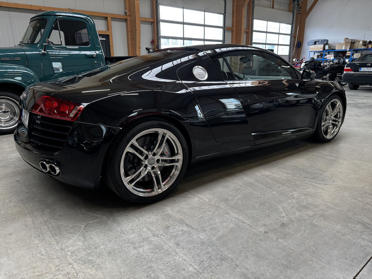 Audi R8 4.2 FSI V8 quattro Coupé - Automobil: obrázok 5 Audi R8 4.2 FSI V8 quattro Coupé - Automobil: obrázok 5
