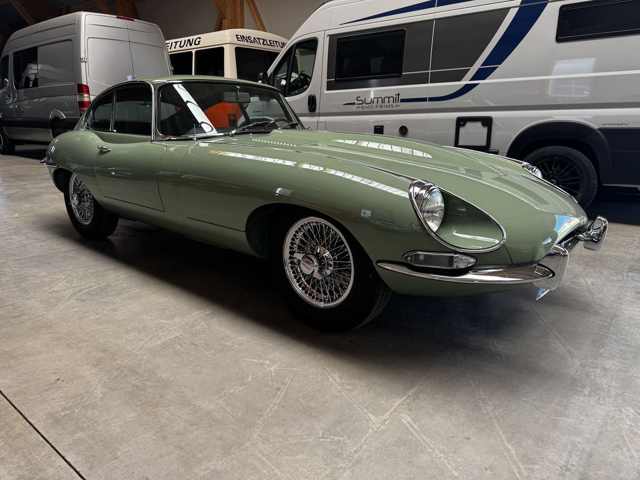 Jaguar E-Type 4.2 Litre Serie 1.5 FHC Zustand 1 - Coupe: obrázok 1 Jaguar E-Type 4.2 Litre Serie 1.5 FHC Zustand 1 - Coupe: obrázok 1