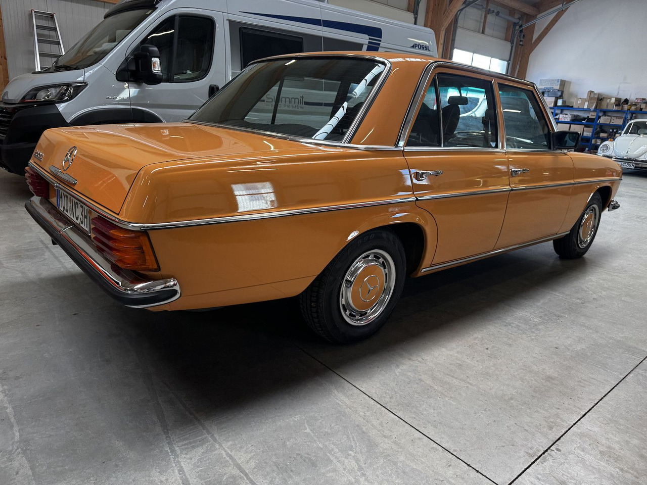 Mercedes-Benz 200 D/8 Topzustand - Automobil: obrázok 5 Mercedes-Benz 200 D/8 Topzustand - Automobil: obrázok 5
