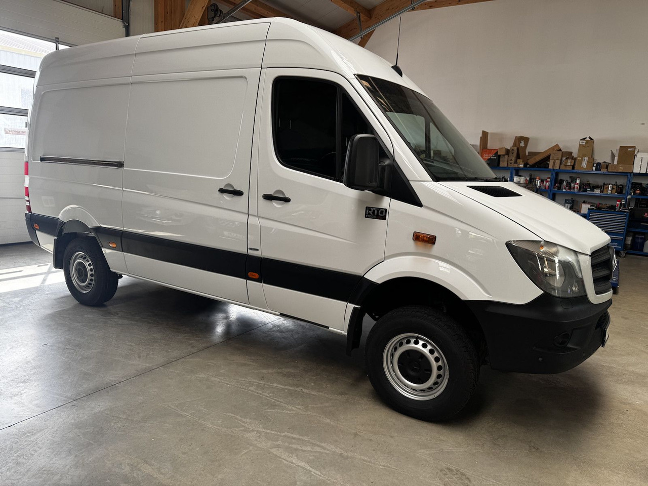 Mercedes-Benz Sprinter 319 CDI 4x4 3.0 V6 Untersetzung 1a! - Furgon: obrázok 4 Mercedes-Benz Sprinter 319 CDI 4x4 3.0 V6 Untersetzung 1a! - Furgon: obrázok 4