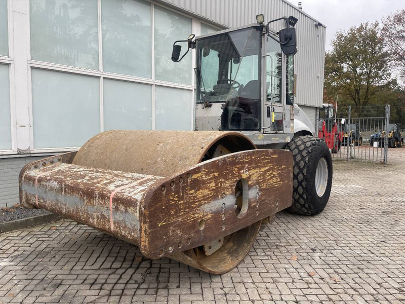 Cat CS 663 E      2002 - Valec: obrázok 1 Cat CS 663 E      2002 - Valec: obrázok 1