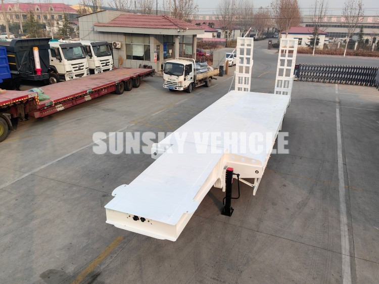 SUNSKY 3 Axle 40 Tons gooseneck lowbed trailer - Náves podvalník: obrázok 3 SUNSKY 3 Axle 40 Tons gooseneck lowbed trailer - Náves podvalník: obrázok 3