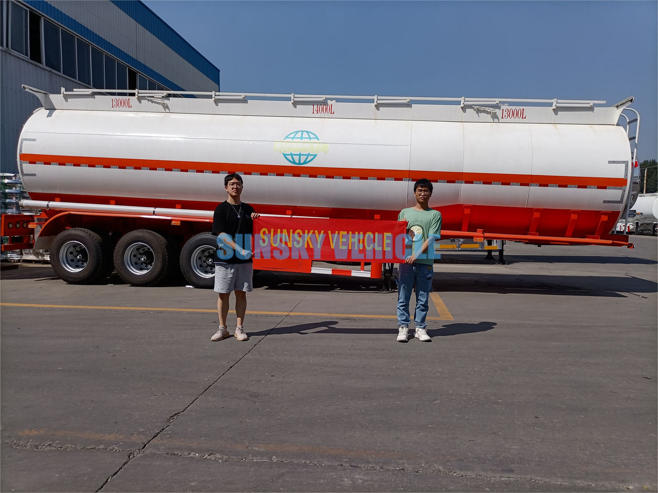 SUNSKY Fuel Tanker for sale - Cisternový náves: obrázok 5 SUNSKY Fuel Tanker for sale - Cisternový náves: obrázok 5