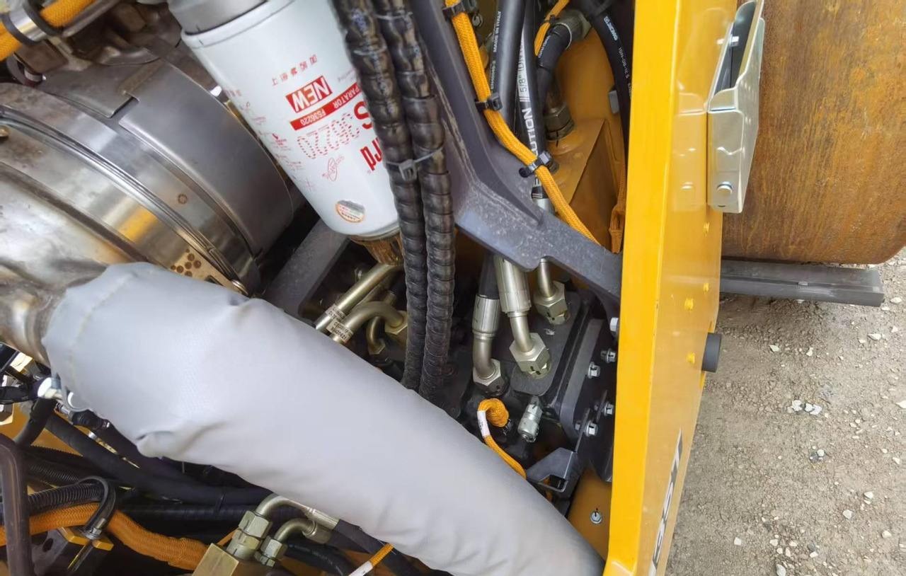 XCMG 13ton used small double drum steel road roller XD135TIV - Cestný valec: obrázok 2 XCMG 13ton used small double drum steel road roller XD135TIV - Cestný valec: obrázok 2