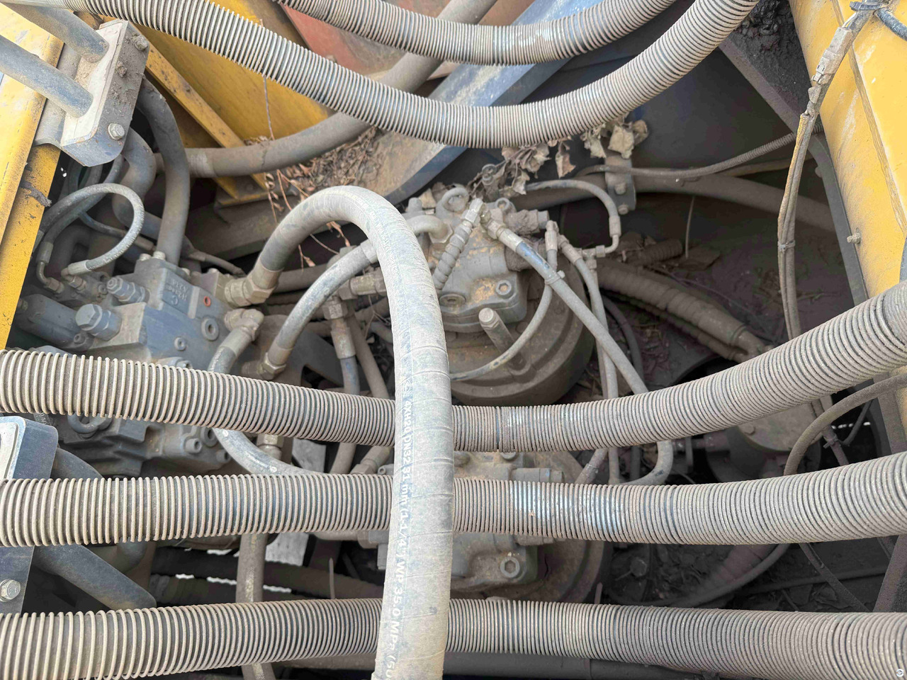 XCMG 2021 used XE690DK 69ton hydraulic heavy excavator price - Pásové rýpadlo: obrázok 4 XCMG 2021 used XE690DK 69ton hydraulic heavy excavator price - Pásové rýpadlo: obrázok 4