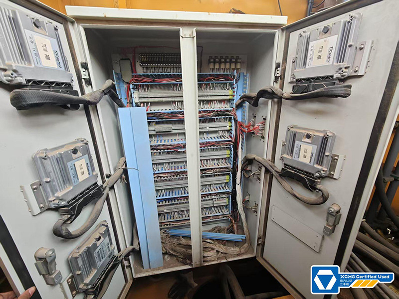 XCMG 2022 used XGC16000 1250ton large-tons crawler crane price - Pásový žeriav: obrázok 3 XCMG 2022 used XGC16000 1250ton large-tons crawler crane price - Pásový žeriav: obrázok 3