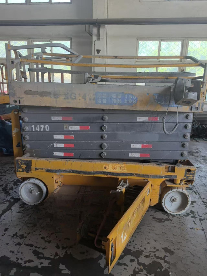 XCMG GTJZ1212 12m used lifting work table scissor lift price - Samohybná plošiny: obrázok 4 XCMG GTJZ1212 12m used lifting work table scissor lift price - Samohybná plošiny: obrázok 4