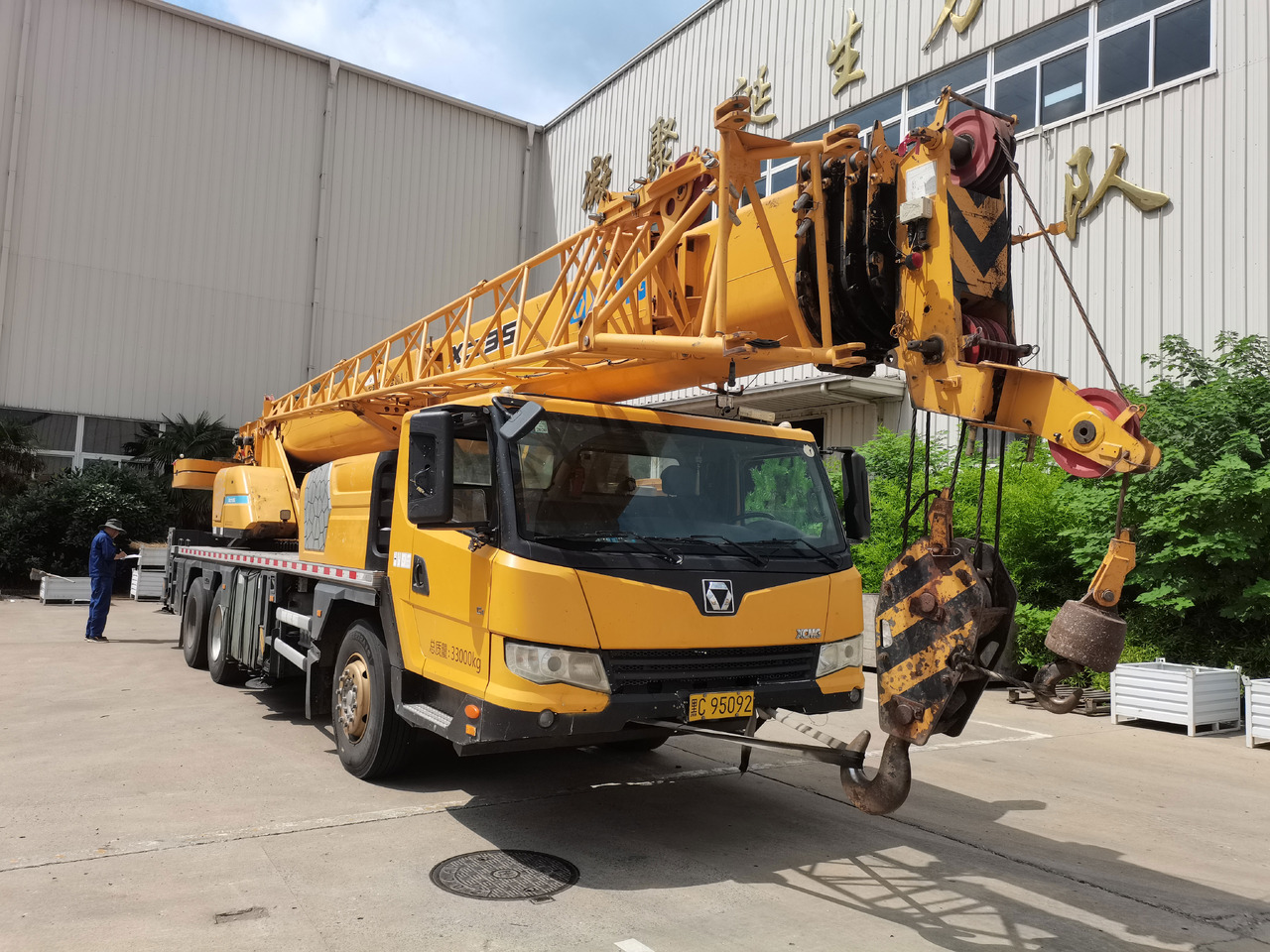 XCMG Manufacturer Second Hand Truck Crane 25 Tons XCT25L5 Mini Mobile Crane With Best Sale - Autožeriav: obrázok 2 XCMG Manufacturer Second Hand Truck Crane 25 Tons XCT25L5 Mini Mobile Crane With Best Sale - Autožeriav: obrázok 2