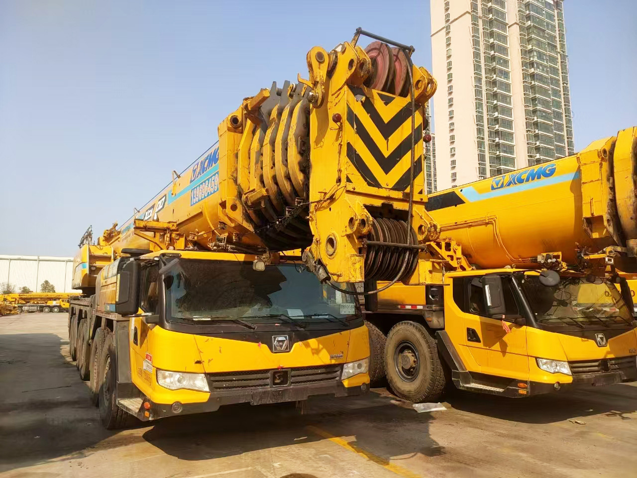 XCMG Manufacturer Used Mobile Hydraulic Truck Cranes XCA300 All Terrain Crane For Sale - Žeriav pre všetky terény: obrázok 3 XCMG Manufacturer Used Mobile Hydraulic Truck Cranes XCA300 All Terrain Crane For Sale - Žeriav pre všetky terény: obrázok 3