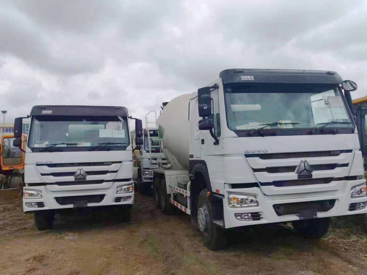 XCMG Official 2019 Year 14 Cubic Meter Second Hand Used Concrete Mixer Trucks - Domiešavač: obrázok 5 XCMG Official 2019 Year 14 Cubic Meter Second Hand Used Concrete Mixer Trucks - Domiešavač: obrázok 5