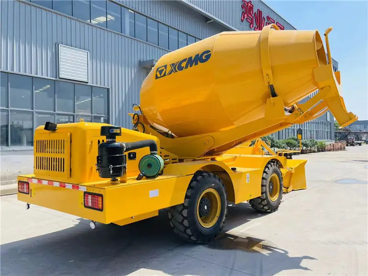 XCMG Official 4 cubic meters Self Loading Rough Terrain Concrete Mixers for Sale - Domiešavač: obrázok 5 XCMG Official 4 cubic meters Self Loading Rough Terrain Concrete Mixers for Sale - Domiešavač: obrázok 5