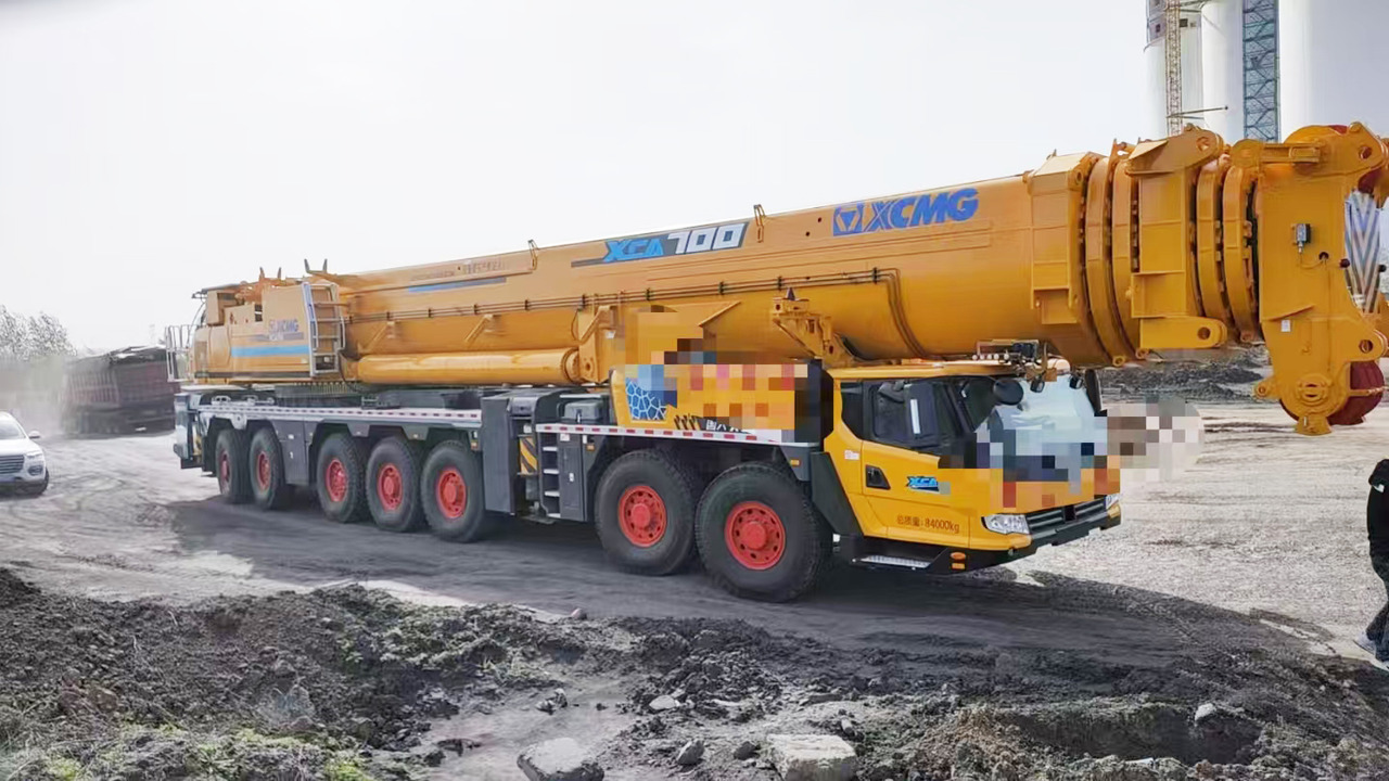 XCMG Official 700 Ton Used Mobile Cranes XCA700 All Terrain Crane Price For Sale - Žeriav pre všetky terény: obrázok 5 XCMG Official 700 Ton Used Mobile Cranes XCA700 All Terrain Crane Price For Sale - Žeriav pre všetky terény: obrázok 5