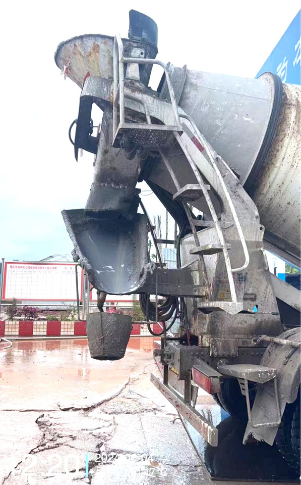 XCMG Official Concrete Machinery Mixer 12m³ G4804B Used Concrete Mixer Truck - Domiešavač: obrázok 5 XCMG Official Concrete Machinery Mixer 12m³ G4804B Used Concrete Mixer Truck - Domiešavač: obrázok 5