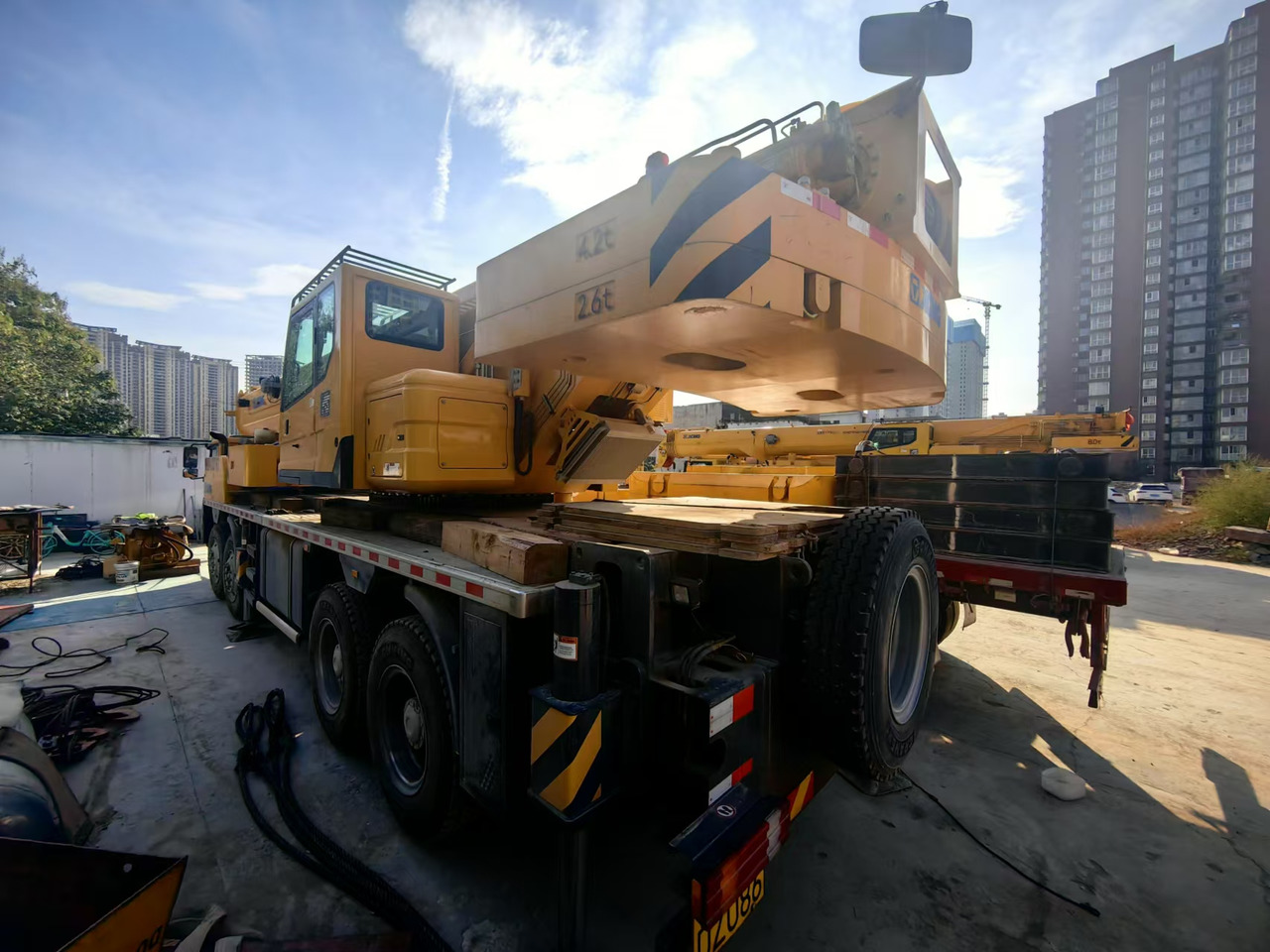 XCMG Official QY55K5C_2 Used Truck Mounted Crane 55ton Mobile Hydraulic Crane Price For Sale - Autožeriav: obrázok 3 XCMG Official QY55K5C_2 Used Truck Mounted Crane 55ton Mobile Hydraulic Crane Price For Sale - Autožeriav: obrázok 3